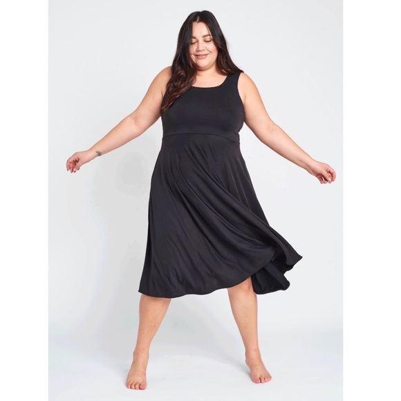 LEZE THE LABEL Norway Dress in Black - Picture 3 of 8